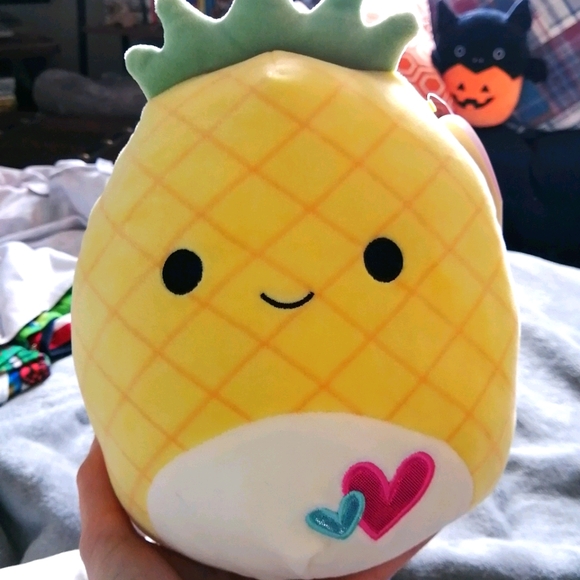 kellytoys Other - NWT 8" Valentines Pineapple Squishmallow plush